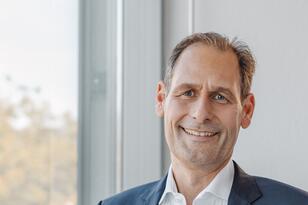 Dr. Florian Sallmann